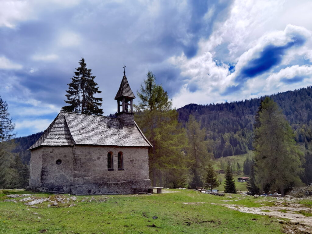 Obere Hemmersuppenalm mit eigener Kirche: Die St. Anna Kapelle