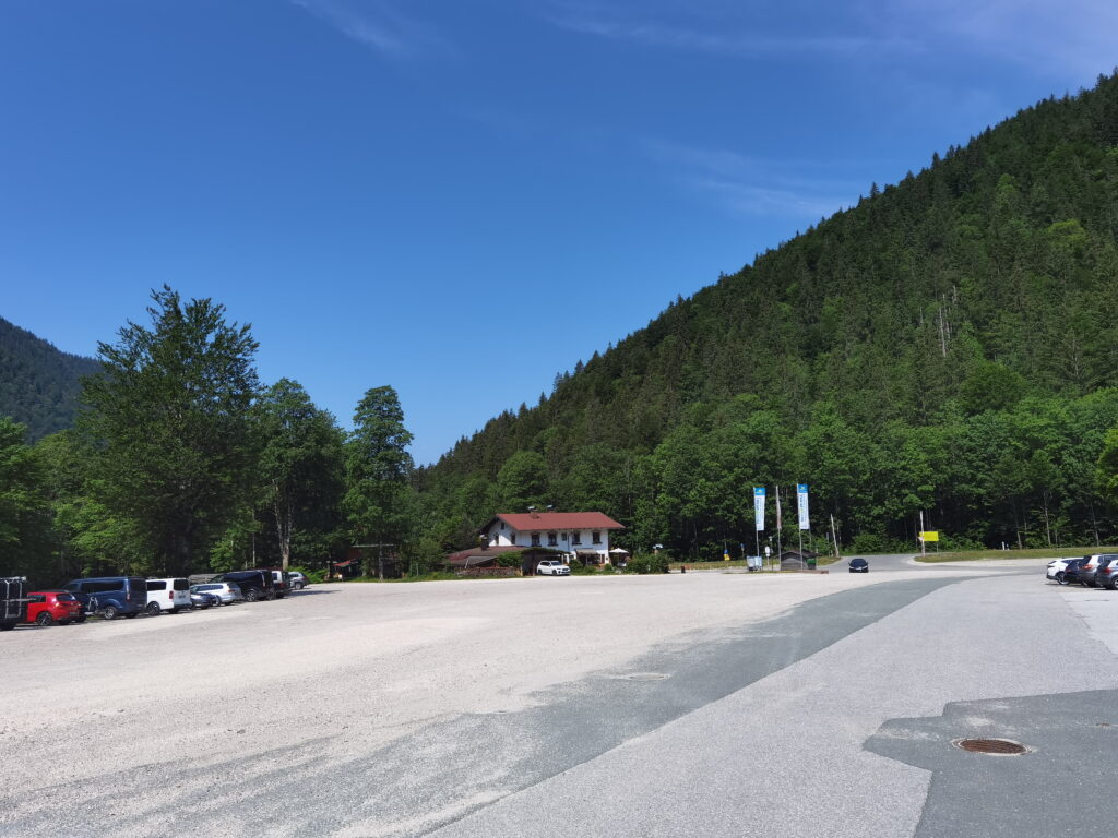 Im Sommer findest du auf dem Parkplatz Seegatterl gut Platz zum Parken