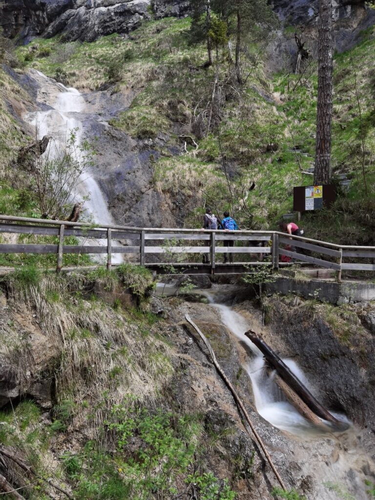 Der Hausbachfall liegt auf der Wetterkreuz Wanderung